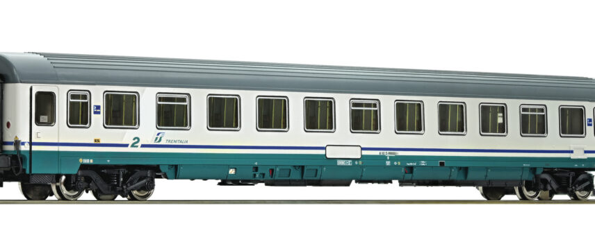 Roco 74286   2nd class EC passenger coach, FS
