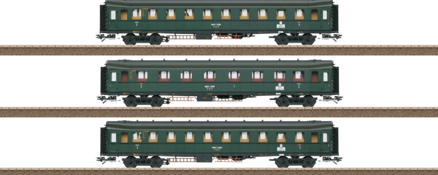 Trix 23388  “Hechtwagen” express train passenger car set, DRB