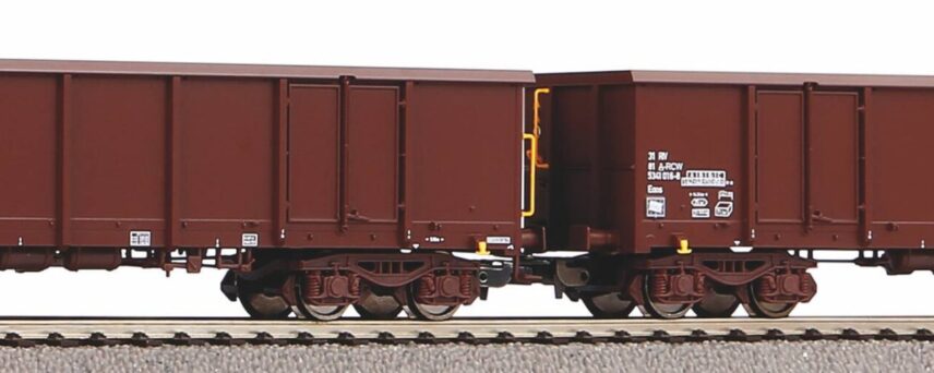 Piko 58237   2 Set Gondola Eaos loaded with sand, ÖBB