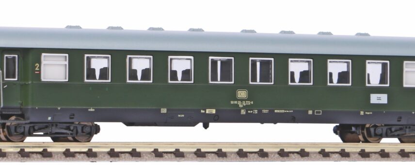 Piko 40620   2nd class coach, DB