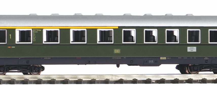 Piko 40625   1st/2nd class coach apron express train, DB