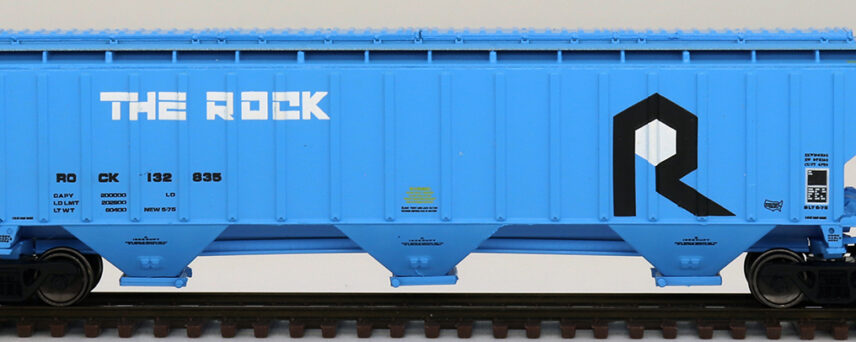 InterMountain Railway 65308-31  4750 Cubic Foot Rib-Sided 3-Bay Hopper, Rock Island #132421