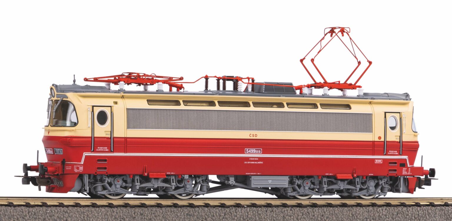 Piko 51389  Electric locomotive BR 240 , CSD