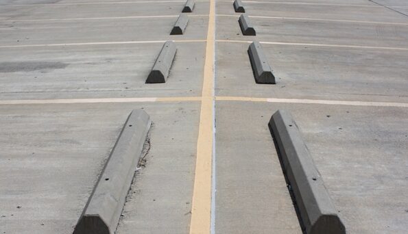 Pikestuff 1016   HO Parking Barriers (12 Pack)