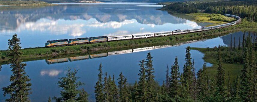 Rapido Trains 102139   People Moving People: The History Of VIA Rail Canada
