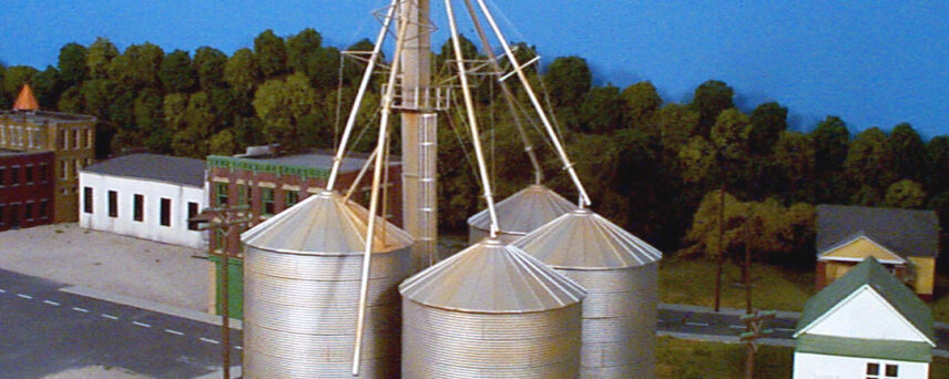 Rix Products 407   Grain Elevator