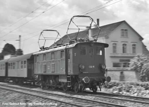 Piko 51418  Electric locomotive E32, DB (DCC/Sound)