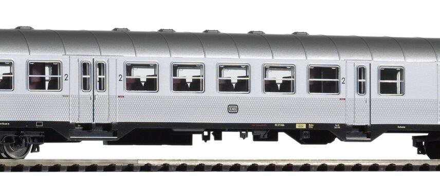 Piko 57667  2nd Class Passenger control car, DB