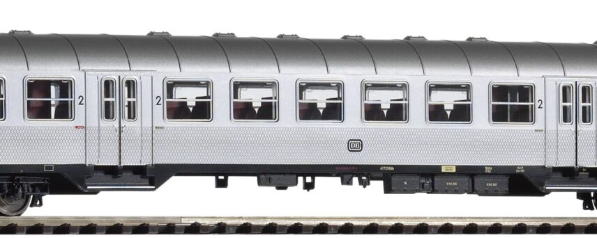 Piko 57668  2nd Class Passenger coach, DB