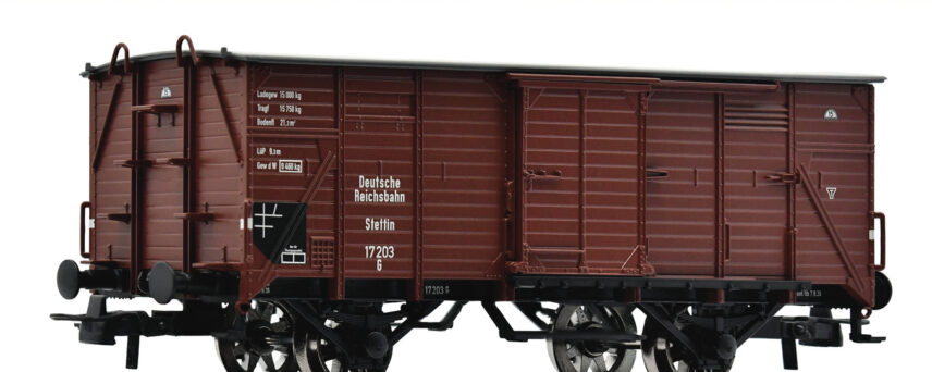 Roco 6600037  3-piece set: Covered goods wagon, DRG