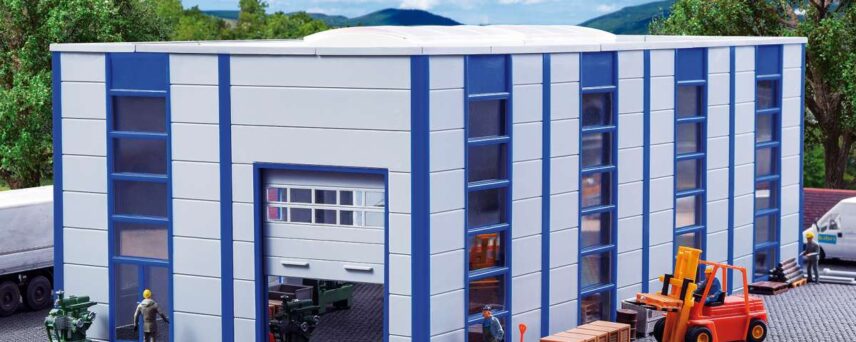 Kibri 39250  HO Warehouse / Industrial hall, modern