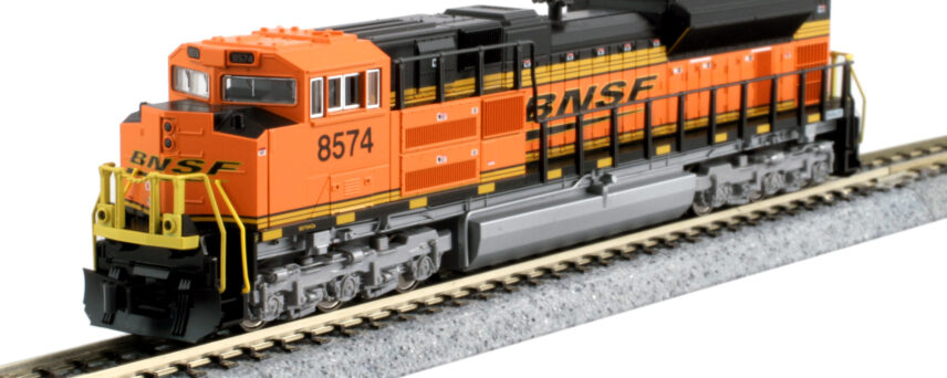 Kato 176-8526  N EMD SD70ACe Nose Headlight Version - BNSF "Swoosh" #8760