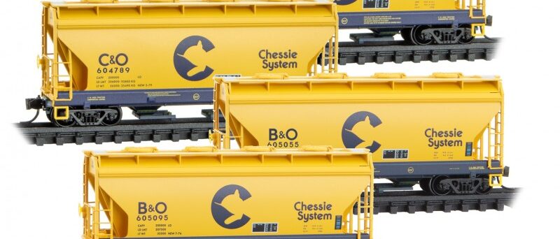 Micro Trains 98300213    N 4-pk 100-ton 2-bay covered hoppers, Chessie System #604752,604789,605055,605095