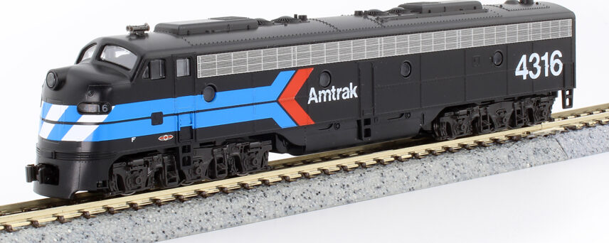 Kato 176-1971  N E8A Amtrak "Day One" #4616
