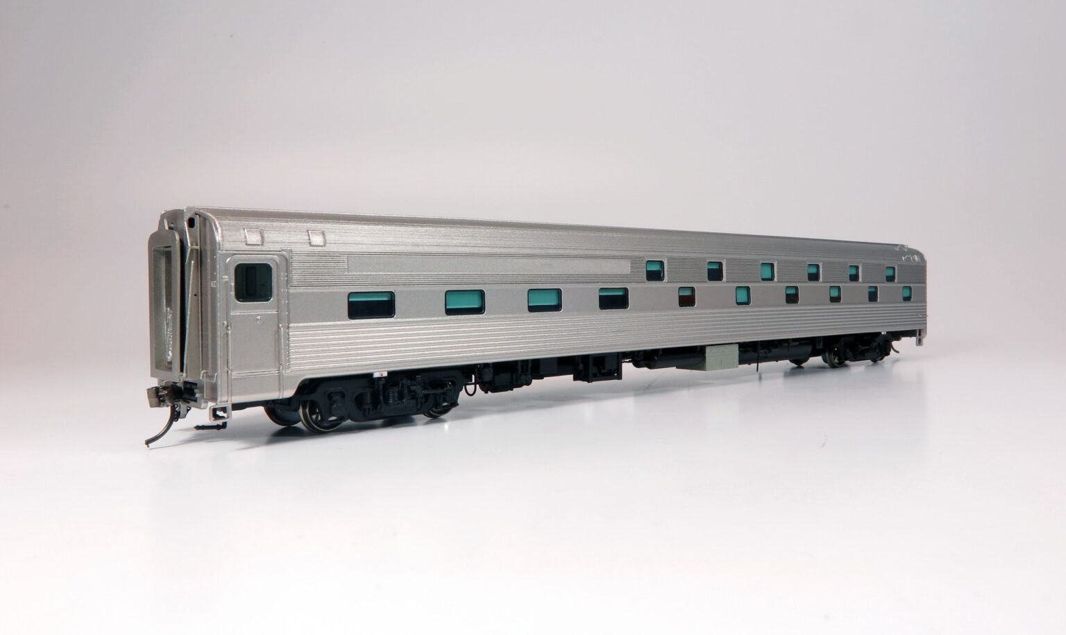 Rapido Trains 141099  HO Budd Slumbercoach: Painted, Unlettered