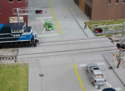 Walthers Cornerstone 4121   HO Modern Concrete Grade Crossing