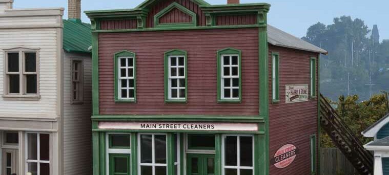 Walthers Cornerstone 3667   HO Main Street Cleaners