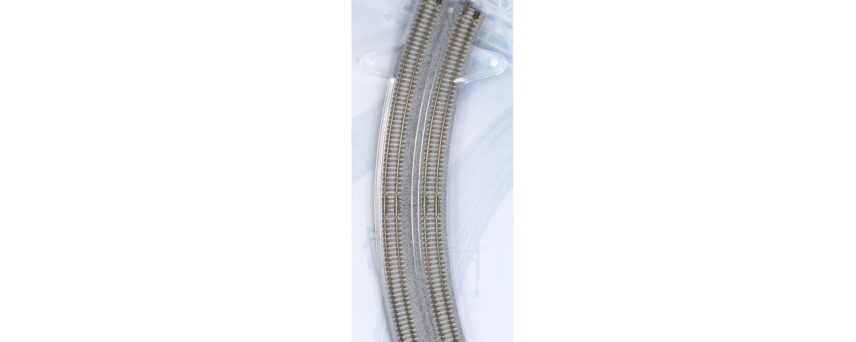 Kato 20186  N Curved Double Concrete Tie Superelevated Track 18-7/8 & 17-5/8" 480 & 447mm Radius 22.5-Degree Easements, 1 Left & 1 Right