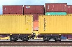 B-Models 90.504  HO Purple innofreight car loaded with 2 yellow 40ft containers MSC