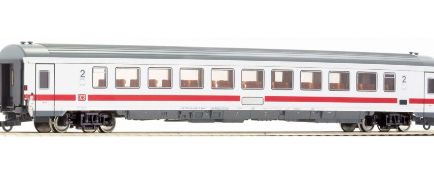 Roco 45789  2nd class IC open-plan coach, DB AG