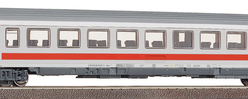 Roco 64319  2nd class IC-high capacity coach, DB AG