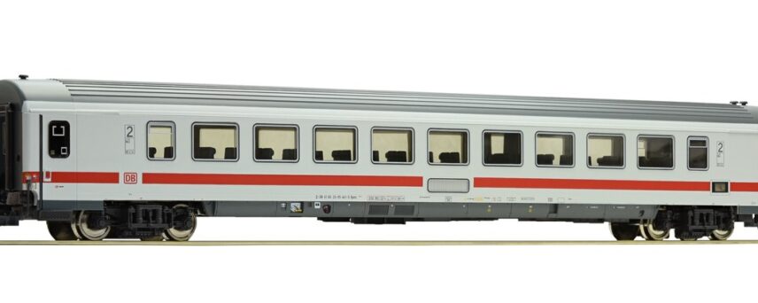 Roco 64912  2nd class express train passenger car, DB AG